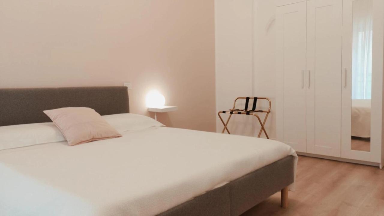 So Fine Petruzzelli Flat Apartment Bari Exterior photo
